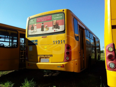 COR: AMARELA
