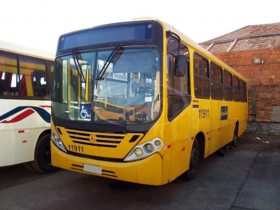 COR: AMARELA