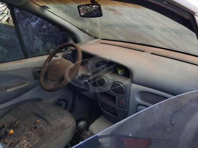 Foto 4: RENAULT/SCENIC EXP 1616V, 06/06