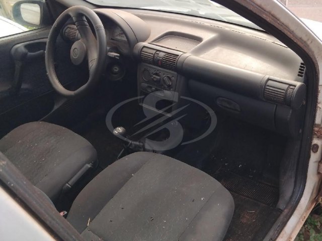 Foto 4: GM/CORSA WIND, 00/01