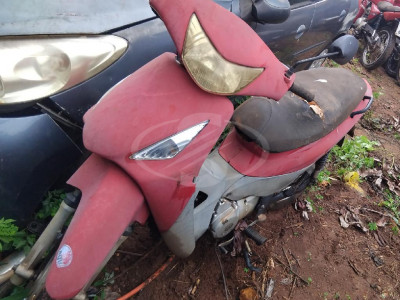 Lote 0010: HONDA/BIZ 125 ES, 05/06