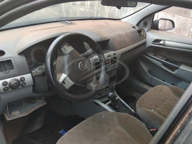 Foto 4: GM/VECTRA SEDAN ELEGANCE, 05/06