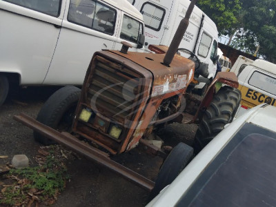 MASSEY FERGUSON/TRATOR MF 265,