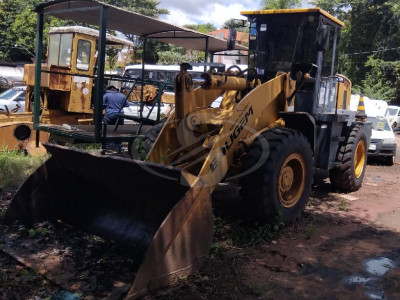 PÁ CARREGADEIRA RODAS 4X4 - EOUGEN 0J636,