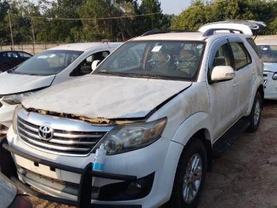 I/TOYOTA HILUX SW4 4X2SR, 13/14