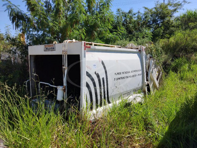 CAÇAMBA COMPACTADORA DE LIXO