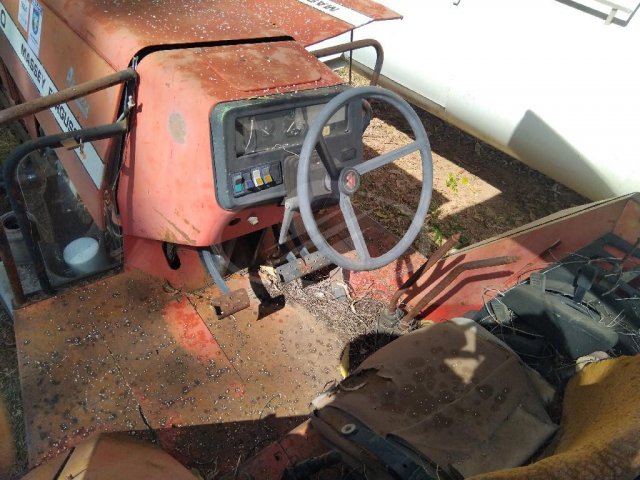 TRATOR MASSEY FERGUSON 650 — foto 9 de 14