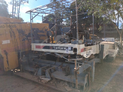 VIBROACABADORA DE ASFALTO TEREX SA11,