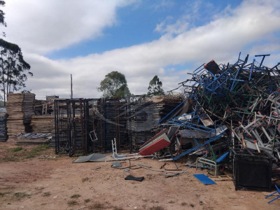 SUCATA FERROSA PARA RECICLAGEM APPROXIMADAMENTE 70 TONELADAS