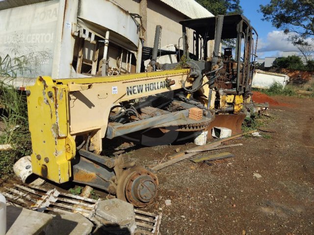MOTONIVELADORA NEW HOLLAND RG170 B, — foto do lote