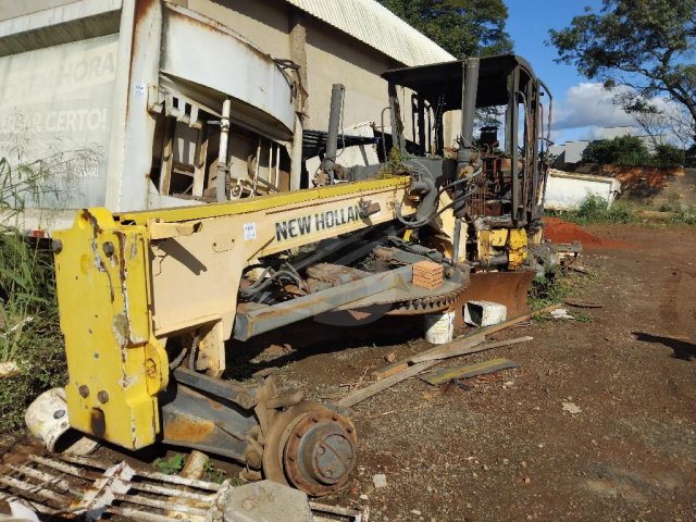 MOTONIVELADORA NEW HOLLAND RG170 B, — foto do lote