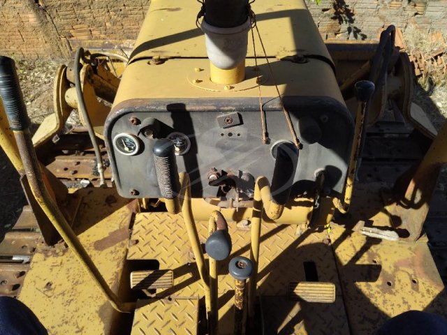 TRATOR DE ESTEIRA AD-7B FIATALLIS — foto 9 de 12