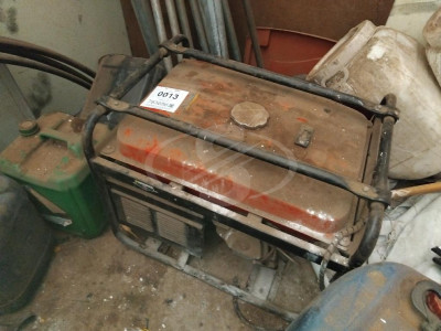 Lote 0013: GERADOR DE ENERGIA A GASOLINA