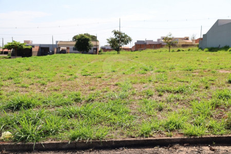 Lote 0019: terreno nº 18 com 300m² no jardim novo amanhecer