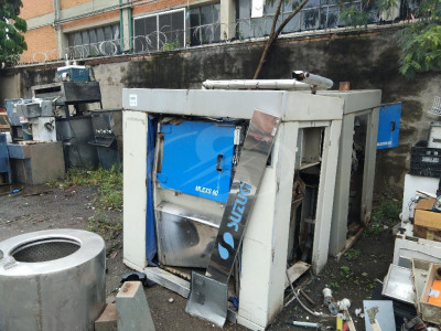 Aproximadamente 2 Máquina de Lavar Roupas Industriais Suzuki